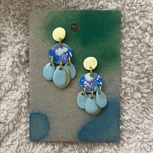 NWT ANTHROPOLOGIE Elegant Blue and Gold Dangle Earrings